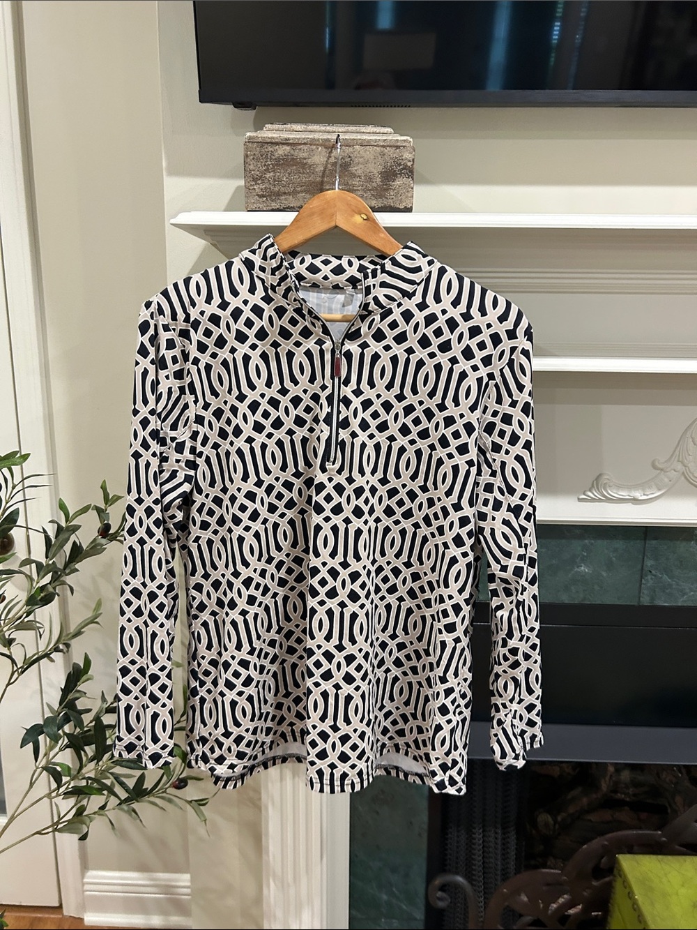 Geometric Print Quarter-Zip Top in black & White- tag missing - bought in NY